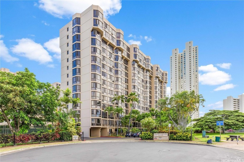 Welcome to Country Club Plaza! This spacious 2-bedroom, 2-bath - Beach Condo for sale in Honolulu, Hawaii on Beachhouse.com