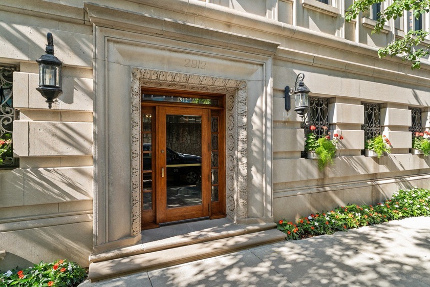 Exquisite Full-Floor Residence with Panoramic Lakefront Views - Beach Condo for sale in Chicago, Illinois on Beachhouse.com