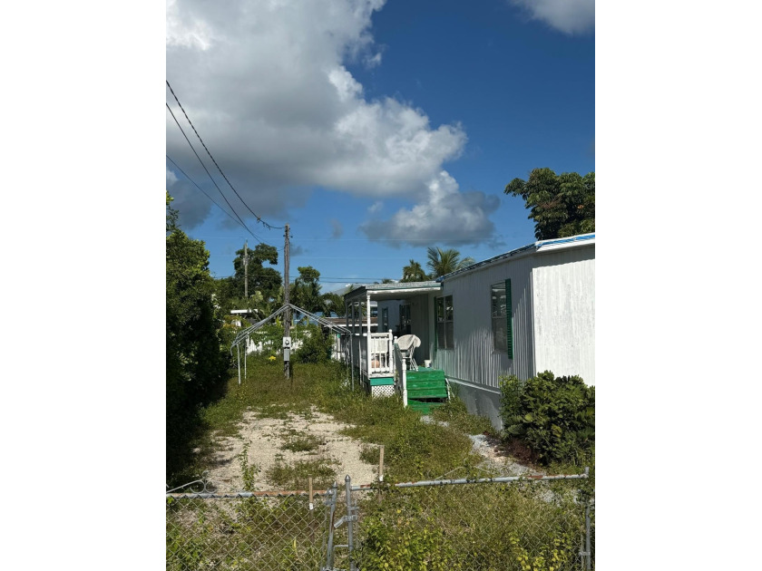 Opportunity awaits in Key Largo! This property is being sold - Beach Home for sale in Key Largo, Florida on Beachhouse.com