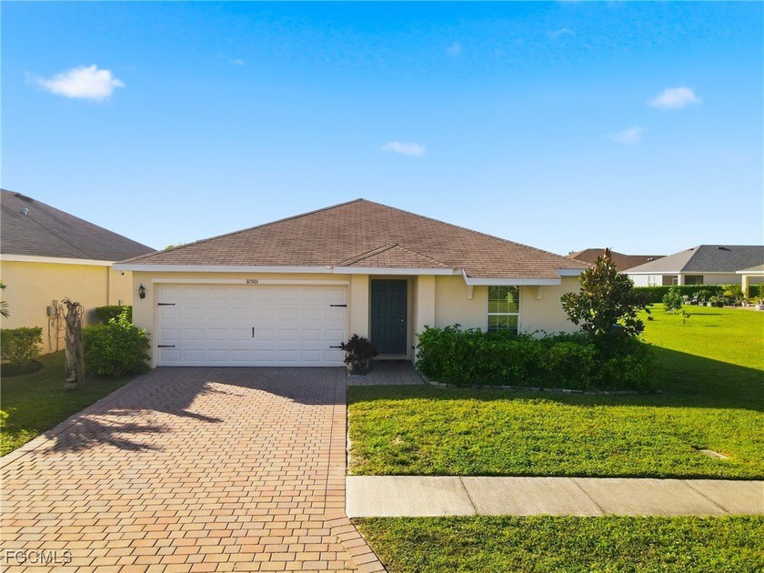 Welcome to 10501 Crossback Lane - a beautifully maintained - Beach Home for sale in Lehigh Acres, Florida on Beachhouse.com