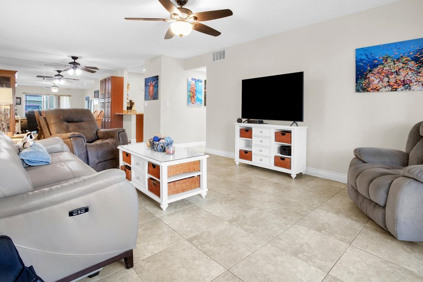 Great complex to live in. This 2/2 is remodeled. This condo is - Beach Condo for sale in Fort Lauderdale, Florida on Beachhouse.com