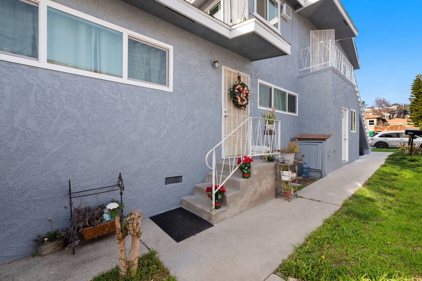 OPEN HOUSE SATURDAY (Dec 27) and SUNDAY (Dec 28): Noon to 2PM - Beach Home for sale in Long Beach, California on Beachhouse.com