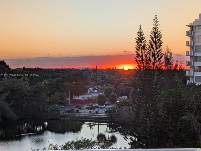 The cheapest unit in the building !!!! Vacant and easy to show! - Beach Condo for sale in Miami, Florida on Beachhouse.com