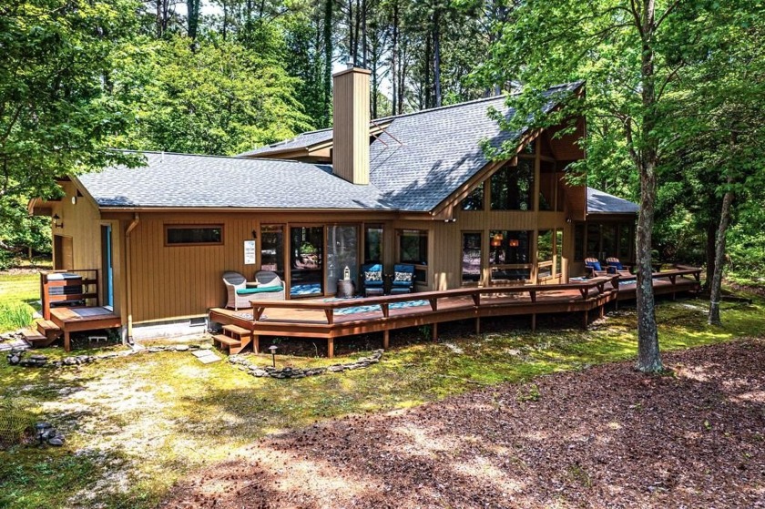 Contemporary, updated Lindal Cedar Home situated on 6 +/- acres - Beach Home for sale in Lancaster, Virginia on Beachhouse.com