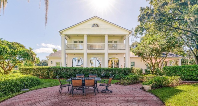 Gorgeous 4bed 3.5bath estate nestled on a 4.23 acre, lake front - Beach Home for sale in Tampa, Florida on Beachhouse.com