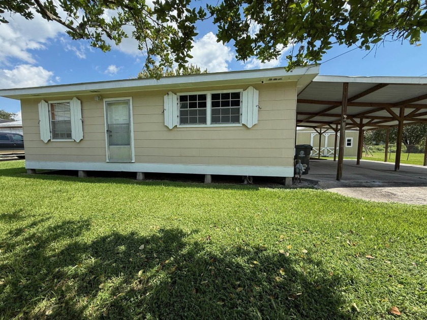 Welcome to this inviting 3-bedroom, 2-bathroom home located off - Beach Home for sale in Houma, Louisiana on Beachhouse.com