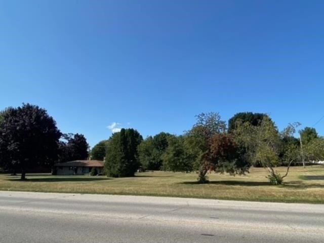 Nice ranch home sitting on a great lotmercial/Residential lot - Beach Home for sale in Sturgeon Bay, Wisconsin on Beachhouse.com