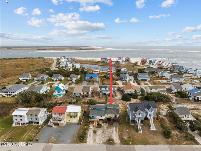 Dreaming of an island getaway? Look no further! This 3 bedroom - Beach Townhome/Townhouse for sale in North Topsail Beach, North Carolina on Beachhouse.com