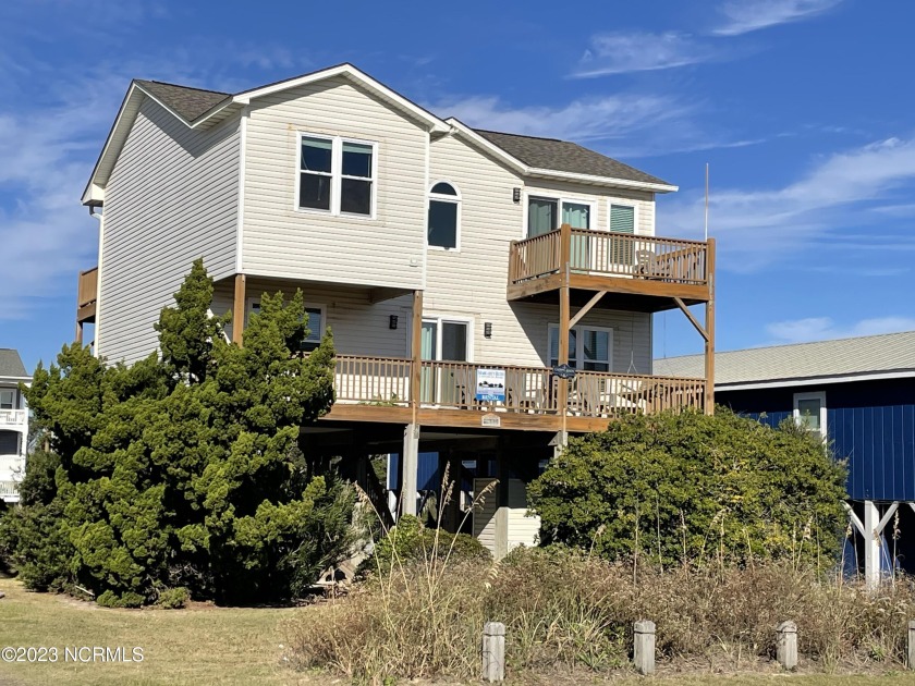 Welcome to your affordable beach oasis! This charming 4-bedroom - Beach Home for sale in Oak Island, North Carolina on Beachhouse.com