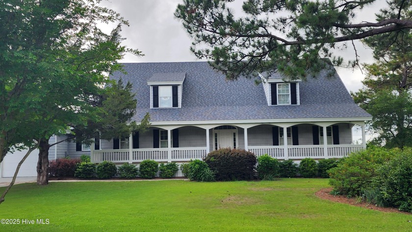 Come fall in love with this waterfront beauty! This 3 bedroom, 3 - Beach Home for sale in Beaufort, North Carolina on Beachhouse.com