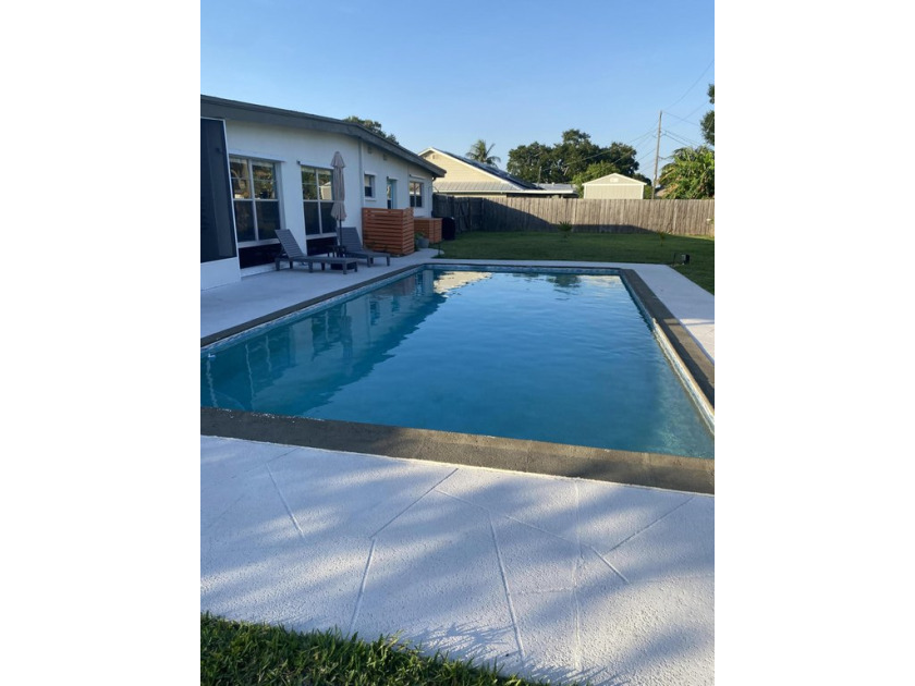 Mid-Century CBS modern home with 21st-century enhancements. No - Beach Home for sale in Vero Beach, Florida on Beachhouse.com