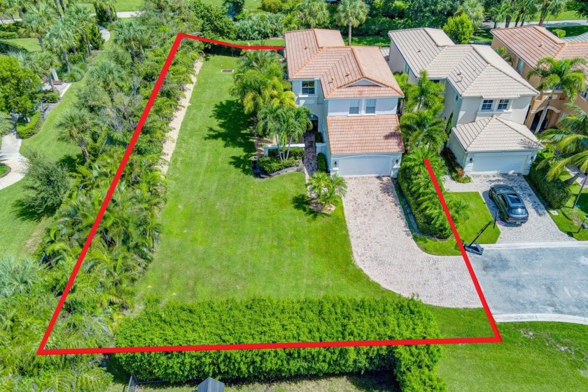 Enormous Private Lot Tucked Away on a Tranquil Cul-de-Sac. This - Beach Home for sale in Palm Beach Gardens, Florida on Beachhouse.com