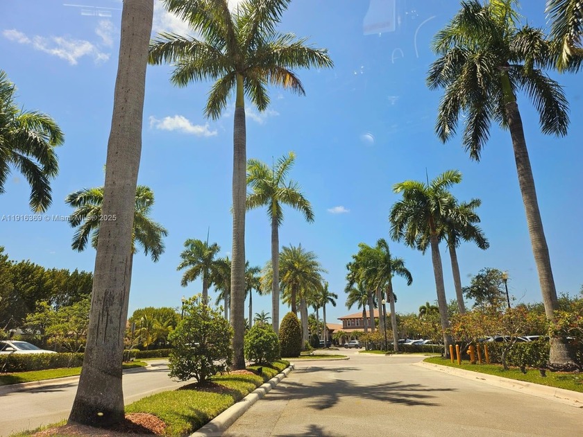 Investor special! Spacious 3-bedroom, 2-bath townhouse with - Beach Townhome/Townhouse for sale in Cutler Bay, Florida on Beachhouse.com