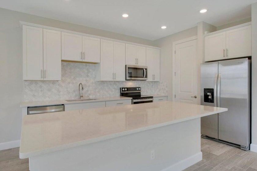 LUXURY 3BRM/2.5BA/2CG TOWNHOME located in OCEAN COVE! Amazing - Beach Townhome/Townhouse for sale in Stuart, Florida on Beachhouse.com