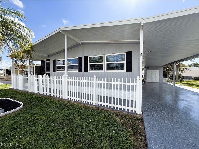 Welcome to Six Lakes Golf & Country Club - Your Slice of - Beach Home for sale in North Fort Myers, Florida on Beachhouse.com