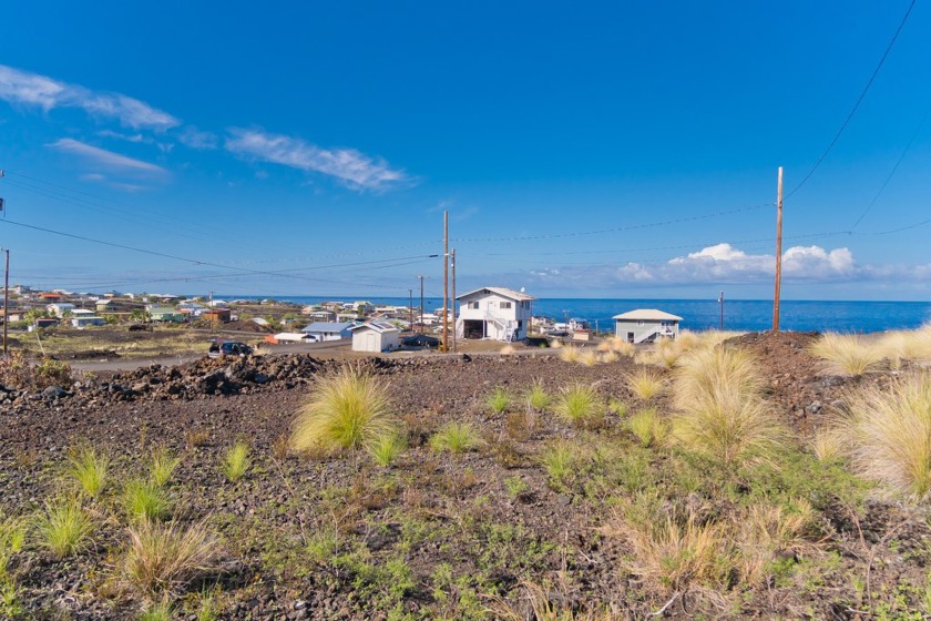 Prime 10,000 sq ft corner lot in Miloli'i Beach Lots Subdivision - Beach Lot for sale in Captain Cook, Hawaii on Beachhouse.com