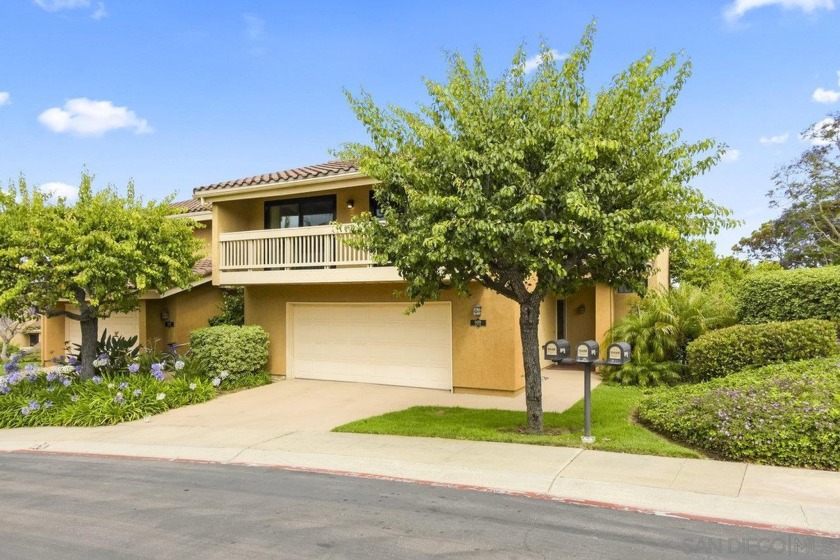 WELCOME HOME! This rarely available Scottsdale floor plan is - Beach Townhome/Townhouse for sale in La Jolla, California on Beachhouse.com