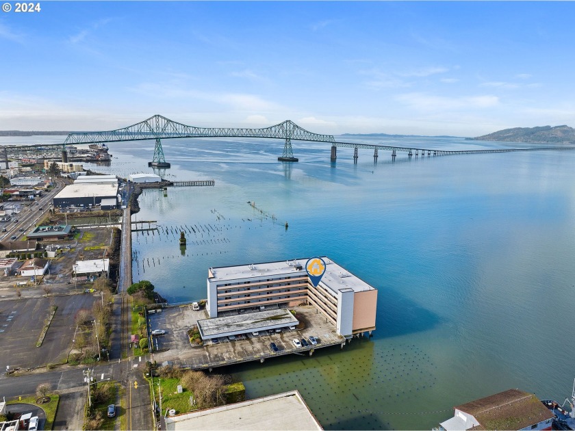 SELLERS TO PAY FIRST 12 MONTHS OF BUYERS HOA DUES IF BUYER CAN - Beach Condo for sale in Astoria, Oregon on Beachhouse.com