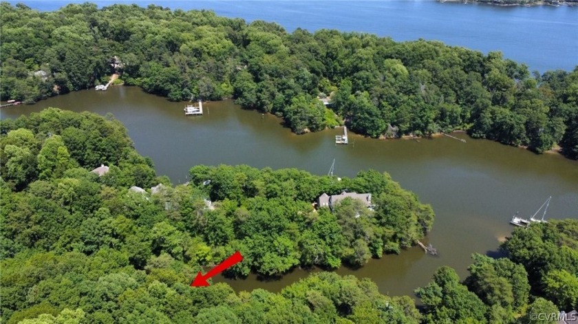 WATERFRONT LOT in desirable Wilton Coves Community located on - Beach Lot for sale in Hartfield, Virginia on Beachhouse.com