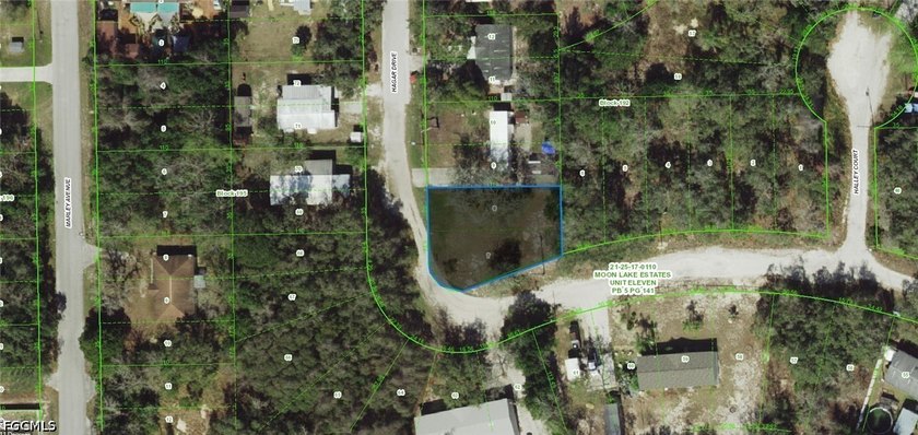 Build your Florida dream on this lot in the established Moon - Beach Lot for sale in New Port Richey, Florida on Beachhouse.com