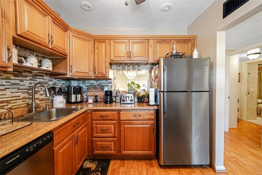 Welcome home to this bright and spacious 2 bedroom, 2 bath condo - Beach Condo for sale in Margate, Florida on Beachhouse.com