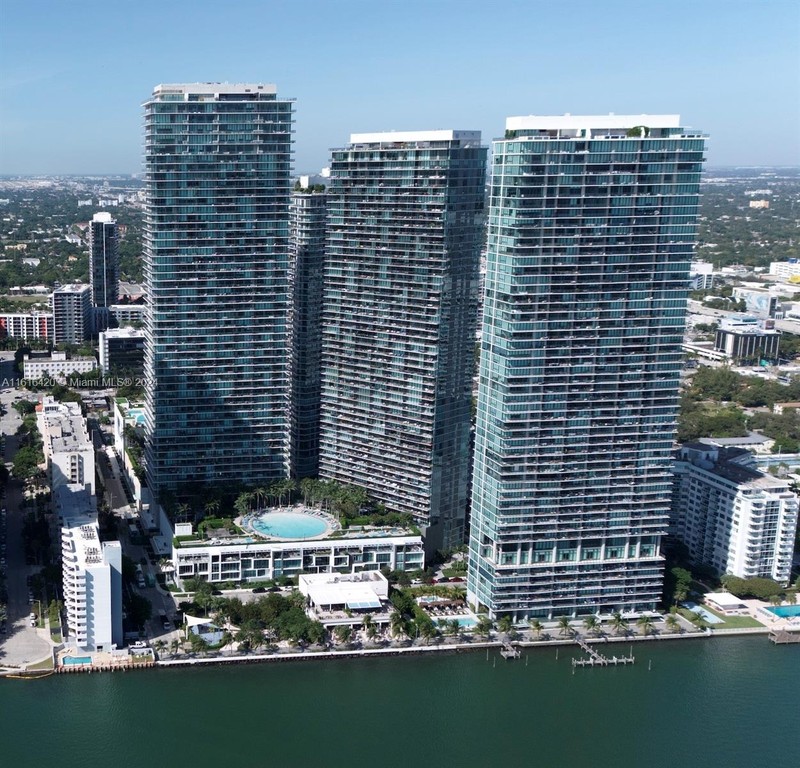 Spectacular corner condo, 3 Bdrms+Den/3.5 Baths with - Beach Condo for sale in Miami, Florida on Beachhouse.com