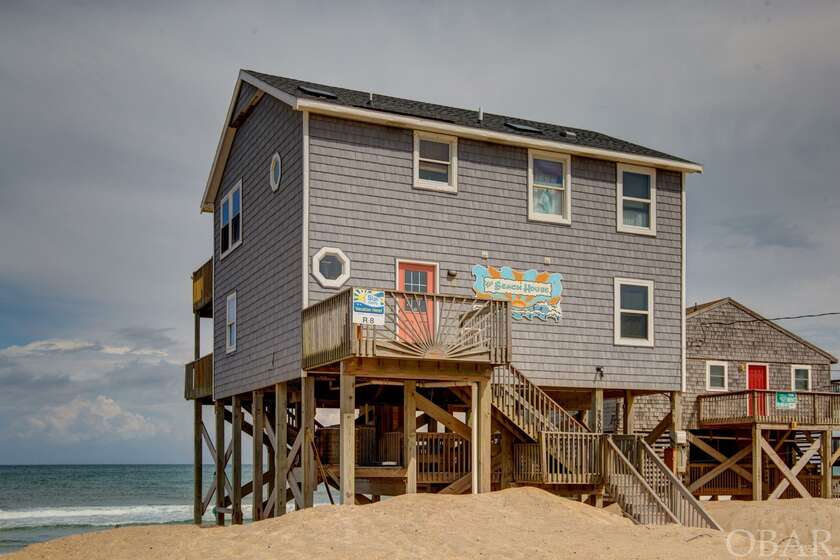 Single Family - Detached - Beach Box,Coastal,Reverse Floor Plan - Beach Home for sale in Rodanthe, North Carolina on Beachhouse.com