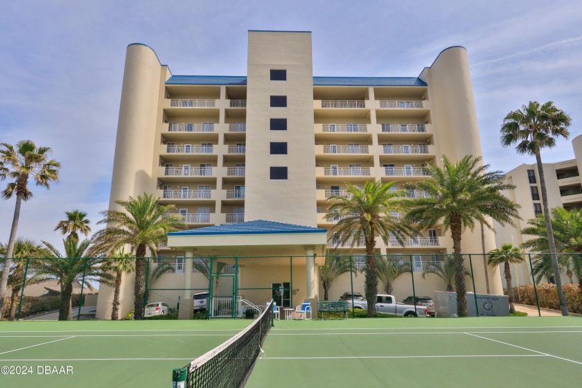 DIRECT OCEANFRONT, GROUND FLOOR, FULLY FURNISHED, CORNER CONDO - Beach Condo for sale in New Smyrna Beach, Florida on Beachhouse.com