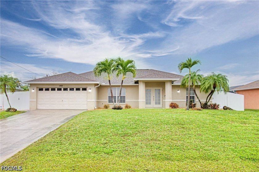 !LOCATION!!LOCATION!!LOCATION! NO FLOOD ZONE Stunning pool home - Beach Home for sale in Cape Coral, Florida on Beachhouse.com