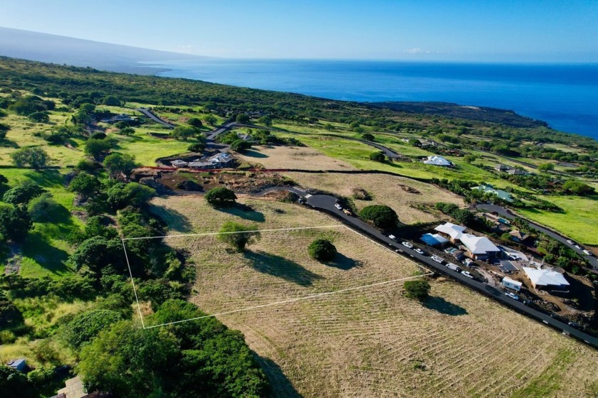 Hokulia Phase 1, lot 143 features a cul-de-sac location with - Beach Acreage for sale in Kealakekua, Hawaii on Beachhouse.com