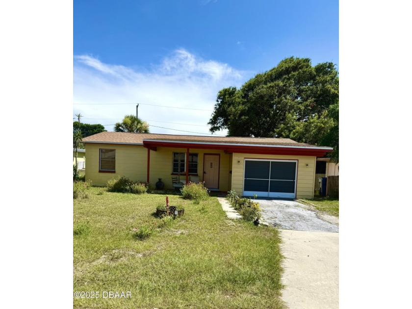 This exceptional property includes a main house with two - Beach Home for sale in Ormond Beach, Florida on Beachhouse.com