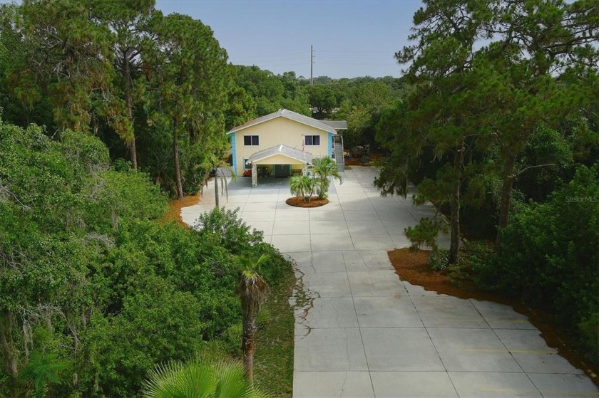 LOCATION! FULL PRIVACY! 
Minutes to the beach! ESTATE PROPERTY - Beach Home for sale in Englewood, Florida on Beachhouse.com