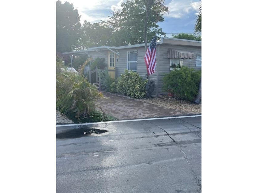 This beautiful and well maintained home is move-in ready!  This - Beach Home for sale in Marathon, Florida on Beachhouse.com