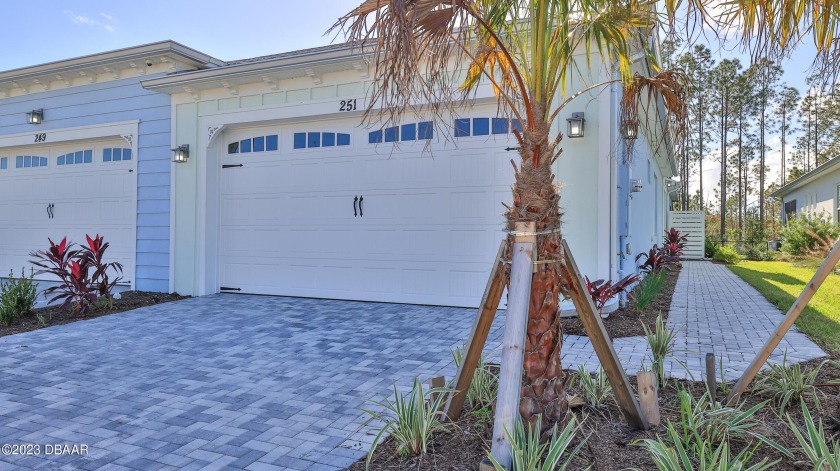 STUNNER BACK ON MARKET!$5000 Seller Concession!Welcome to Your - Beach Home for sale in Daytona Beach, Florida on Beachhouse.com