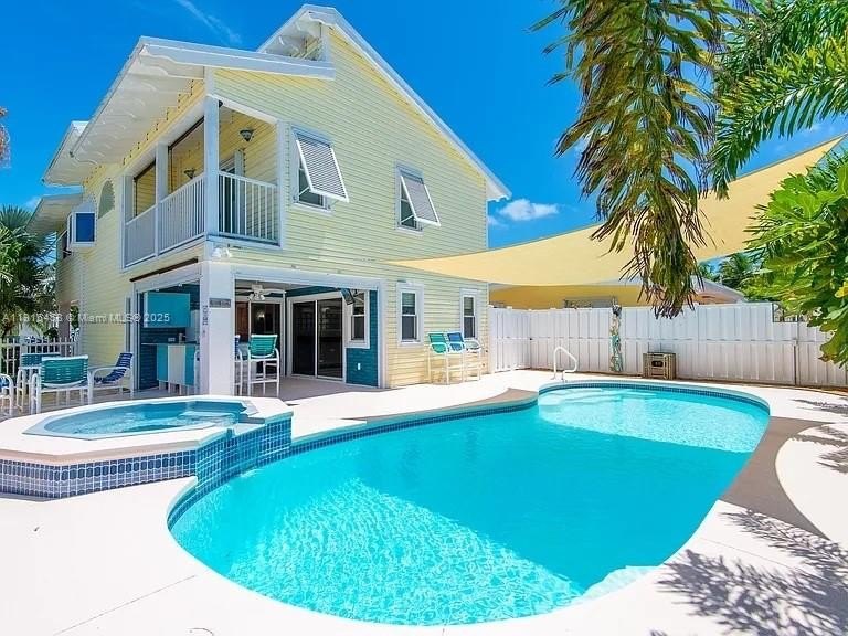 This is a luxurious 2/2 with a den dream house in the Florida - Beach Home for sale in Marathon, Florida on Beachhouse.com
