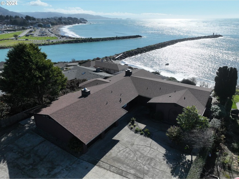 Indulge in the epitome of coastal casual luxury with this - Beach Home for sale in Brookings, Oregon on Beachhouse.com