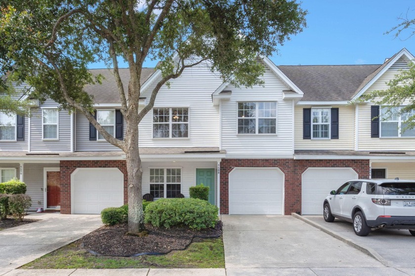 WHAT A DEAL! 3 bedrooms, 2.5 bathrooms, 1600+ sq ft with - Beach Home for sale in North Charleston, South Carolina on Beachhouse.com