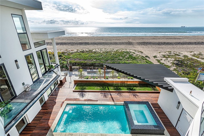 A true masterpiece on the pristine sands of Sunset Beach. One of - Beach Home for sale in Sunset Beach, California on Beachhouse.com