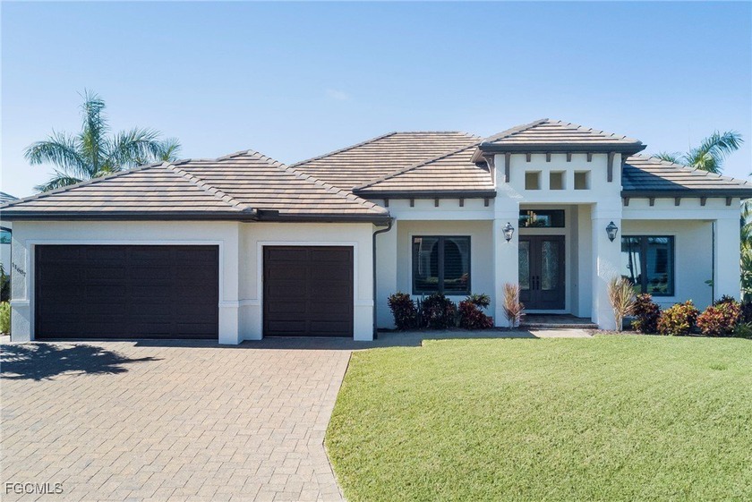 Enjoy luxury living with golf course views, southwestern - Beach Home for sale in Cape Coral, Florida on Beachhouse.com
