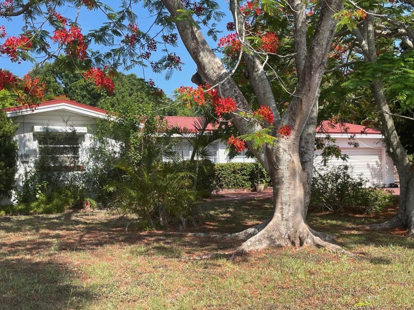 LOCATION, LOCATION LOCATION!  PRICED TO SELL! SELLER SAID SELL - Beach Home for sale in Melbourne, Florida on Beachhouse.com