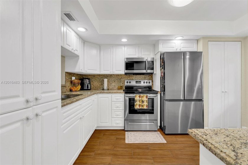 Tastefully updated condo with tranquil lake views, scenic - Beach Condo for sale in Pembroke Pines, Florida on Beachhouse.com