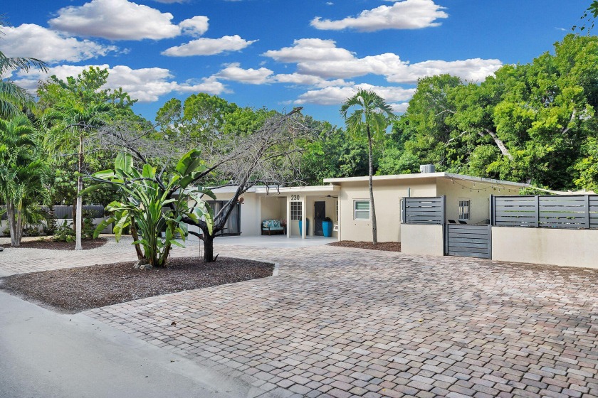 Welcome to this beautifully maintained 3-bedroom, 3 bathroom - Beach Home for sale in Plantation Key, Florida on Beachhouse.com