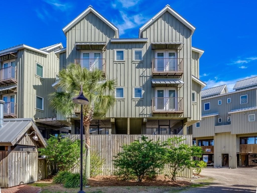 Great 3 level condo unit at Pirates Landing conveniently located - Beach Condo for sale in Carabelle, Florida on Beachhouse.com