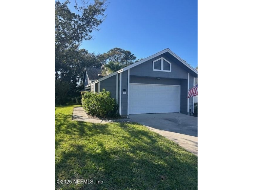 Wonderful attached townhome in Sawgrass CC. 3 bed 2 1/2 bath 2 - Beach Home for sale in Ponte Vedra Beach, Florida on Beachhouse.com