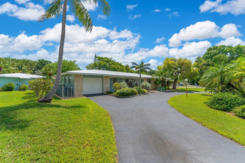 Welcome Home! Luxuriate  in this spacious and pristine  CBS - Beach Home for sale in Key Largo, Florida on Beachhouse.com