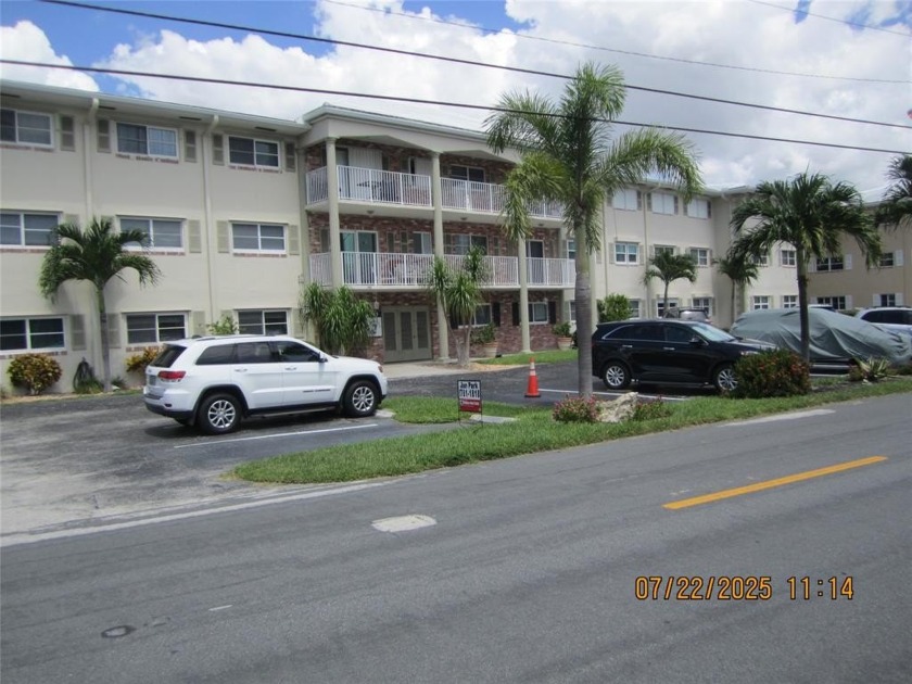 DIRECT INTRACOASTAL WITH BEAUTIFUL VIEWS-BOUTIQUE BUILDING ONLY - Beach Condo for sale in Pompano Beach, Florida on Beachhouse.com