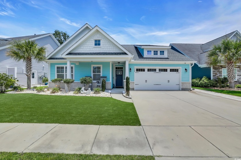 Welcome to your dream home in Robbers Roost, just a golf cart - Beach Home for sale in North Myrtle Beach, South Carolina on Beachhouse.com