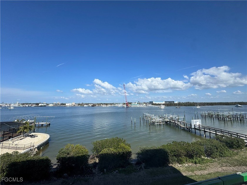 DIRECT BAY FRONT CONDO WITH VIEWS TO FMB BRIDGE, PARROT KEY AND - Beach Condo for sale in Fort Myers Beach, Florida on Beachhouse.com