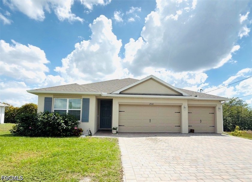 Beautifully maintained 4-bedroom, 3-bathroom home with a - Beach Home for sale in Cape Coral, Florida on Beachhouse.com