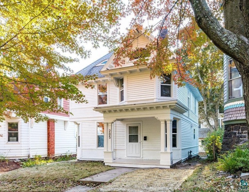 This 4 bedroom, 2 bathroom Queen Anne style historic home has - Beach Home for sale in Duluth, Minnesota on Beachhouse.com